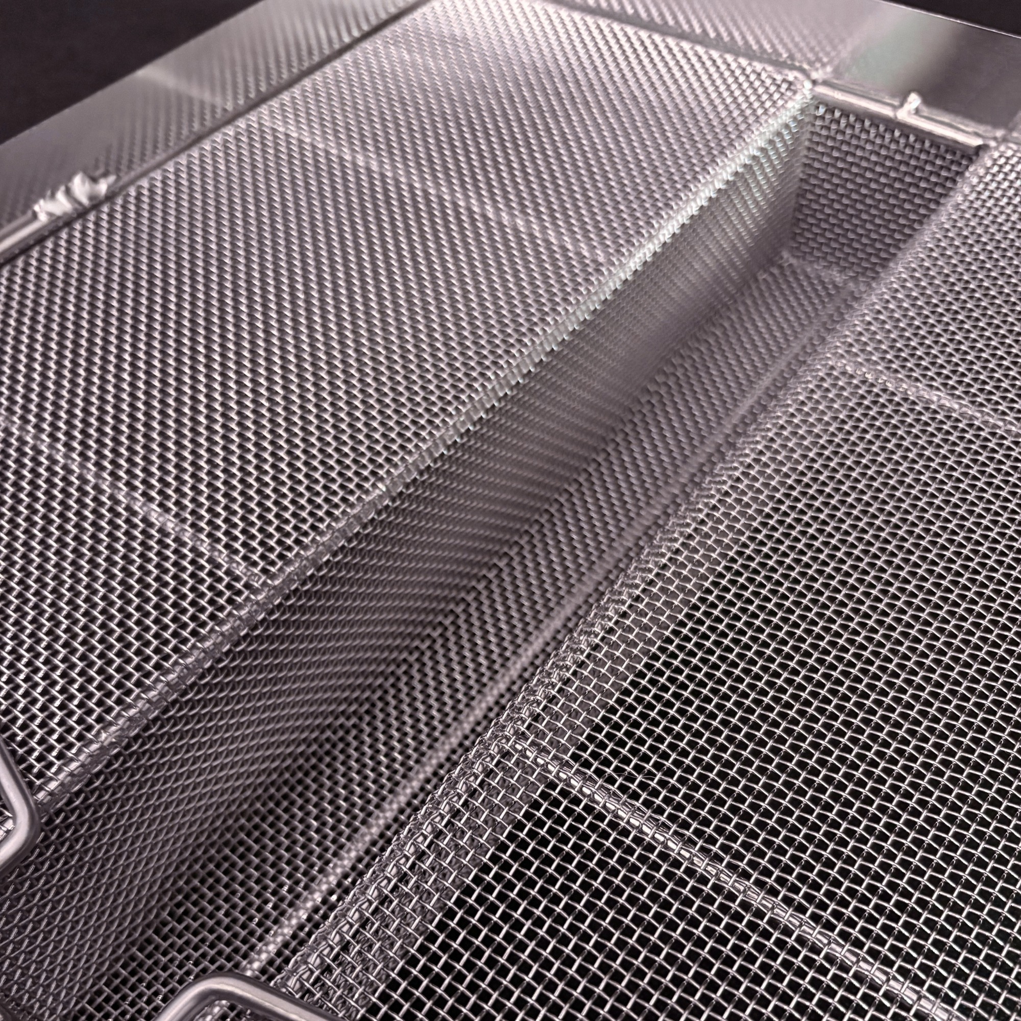 Sediment Tray with 2.4″ Deep U-Shaped Center Trough, Stainless Steel Mesh, 13.5″ x 13.5″, Green Handle - Image 11